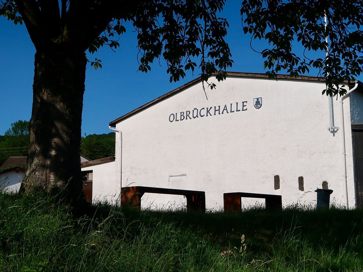 Olbrückhalle ist in die Jahre gekommen - Bild: Olbrückhalle Niederdürenbach